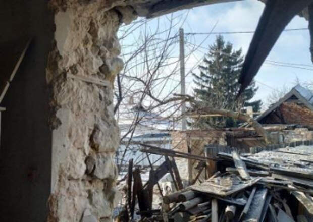В результате обстрелов территории ЛНР повреждены дома в Стаханове и Ирмино. Уже несколько дней обесточен АМК В результате обстрелов территории ЛНР повреждены дома в Стаханове и Ирмино. Уже несколько дней обесточен АМК