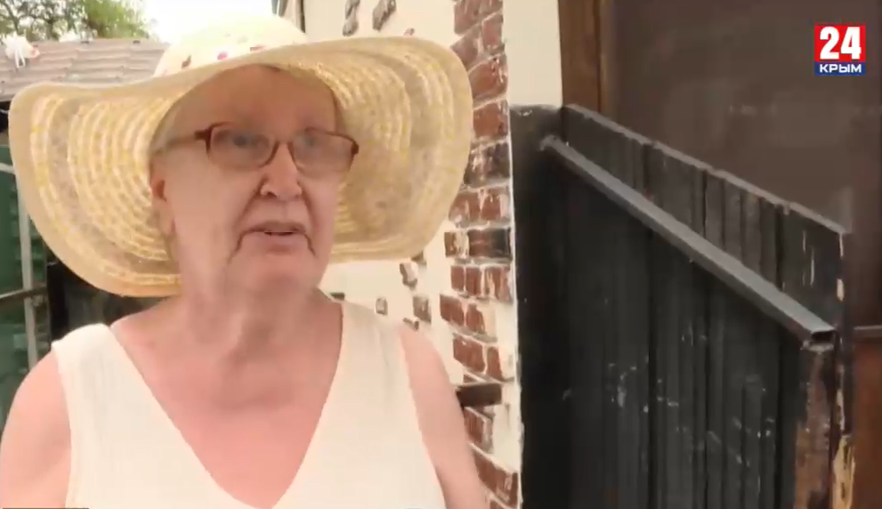 «Что это такое? Огромные кучи мусора!»: Туристы жалуются на грязные улицы Ялты