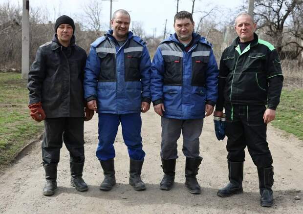 Аварийная бригада из Татарстана устранила 38 порывов водопровода в Лисичанске за месяц