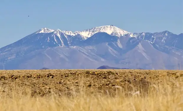 Турист потерялся на горе, получил помощь, а затем снова пропал. Его нашли на той же горе