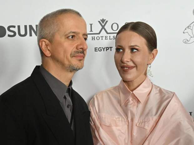 Актеры требуют убрать Богомолова с должности ректора Школы-студии МХАТ