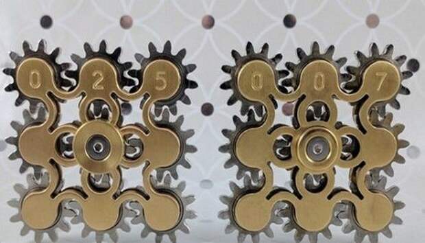 Спиннер «9 Gear Fidget Spinner». Спиннер «9 Gear Fidget Spinner».