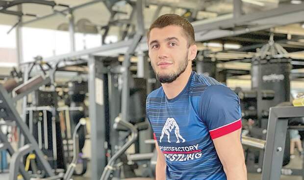 Трёхкратный чемпион континента: новый рекорд крымского борца Эмина Сефершаева