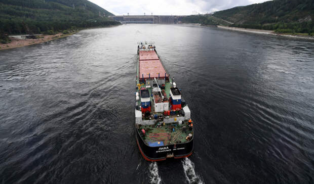 Грузоперевозкам через Северный морской путь предсказали рост