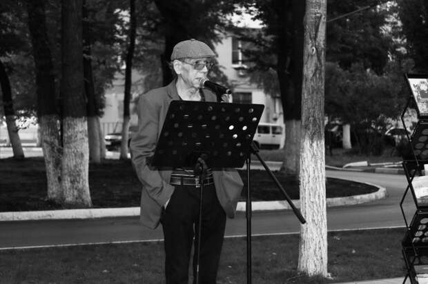 Ушел из жизни поэт Евгений Семичев