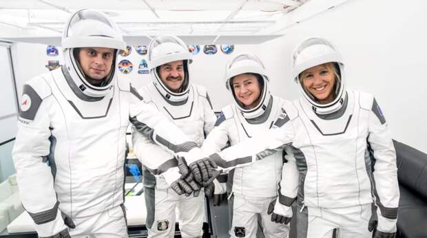 Путь на орбиту открыт: проверка готовности Crew-12 успешно завершена