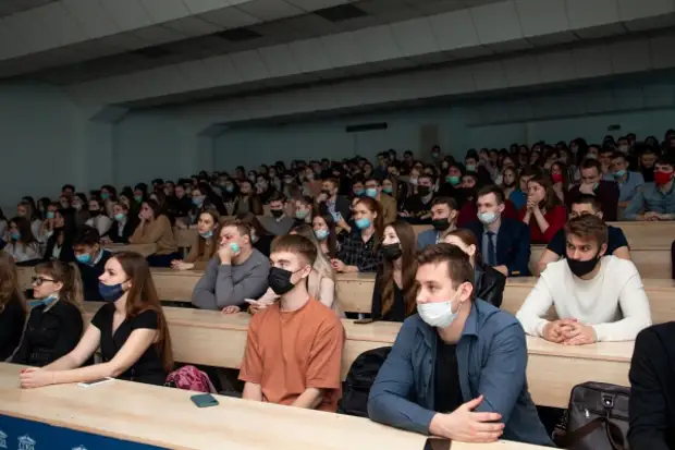 Сотрудники тульского СК встретились с саратовскими студентами юридической академии