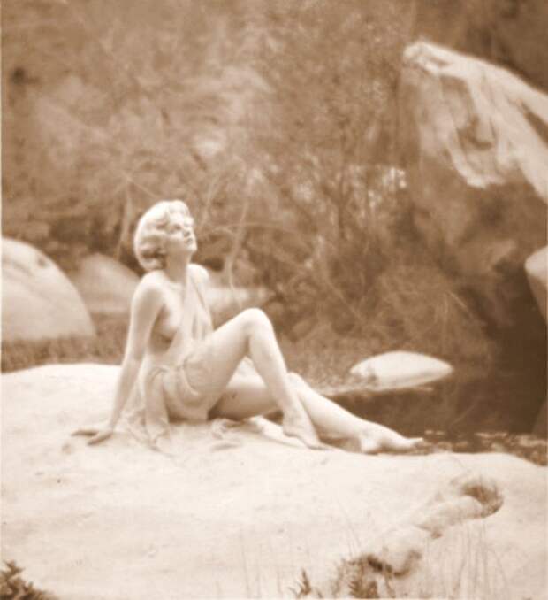 Jean Harlow Taken by Edwin Bower Hesser, 1929 (5).jpg Jean Harlow Taken by Edwin Bower Hesser, 1929 (5).jpg