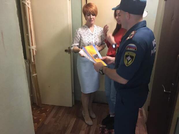 Сотрудники МЧС регулярно проводят профилактическую работу с многодетными семьями