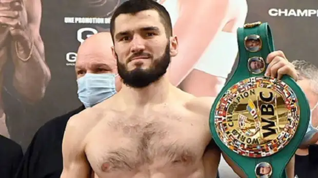 Бетербиев: рассечение — новый опыт в моей карьере