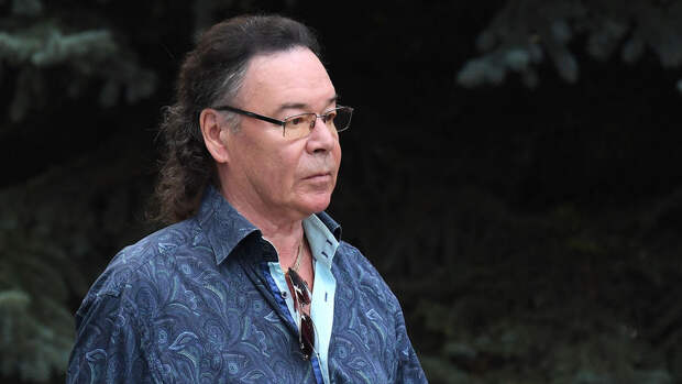 Российских артистов призвали бесплатно выступить 23 февраля