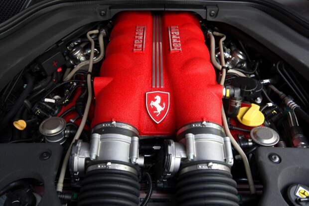 ferrari-california-engine-3