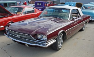Ford Thunderbird 1966 вид спереди