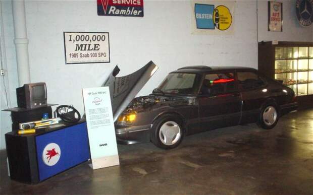 Saab 900 SPG, который попал в автомобильный музей.