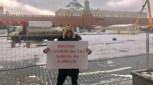 Попикетировал и хватит: Сергея Зверева вызвали в полицию за одиночный пикета у Кремля Попикетировал и хватит: Сергея Зверева вызвали в полицию за одиночный пикета у Кремля