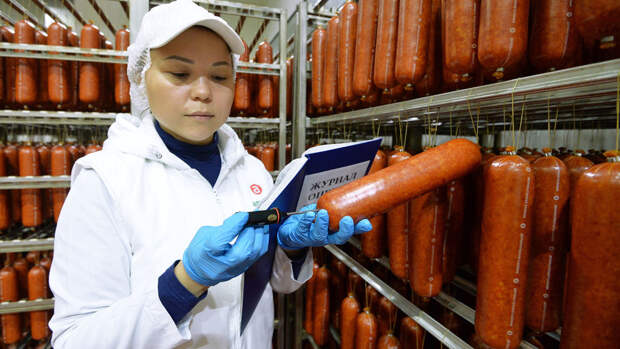 Диетолог Лазуренко: колбаса может спровоцировать закупорку сосудов
