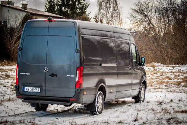 Mercedes Sprinter 317 CDI (фото Якуба Корнацкого/ Automotyw.com)