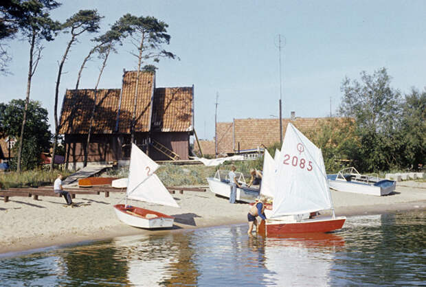 Спортивный яхт-клуб для туристов в поселке Нида, 1981 год. 