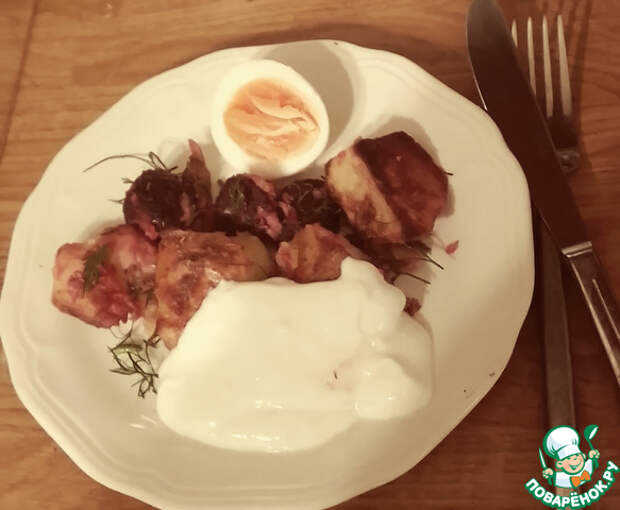 Картофельный салат со свеклой, скумбрией, хреном