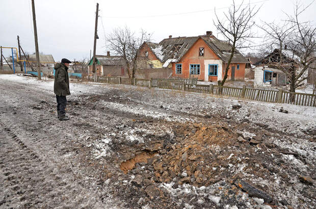Последствия обстрела жилых кварталов Донецкой области
