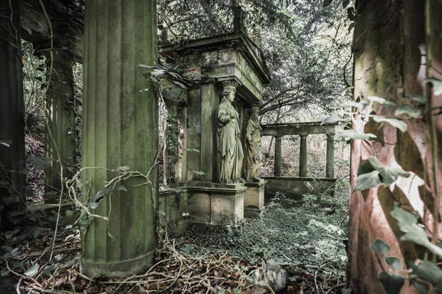 ЗАброшенные здания в фотографиях Саймона Йонга