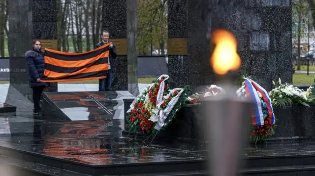 «Наблюдаем последовательную реинкарнацию фашизма»: в МИД России отреагировали на запрет георгиевской ленты в Латвии