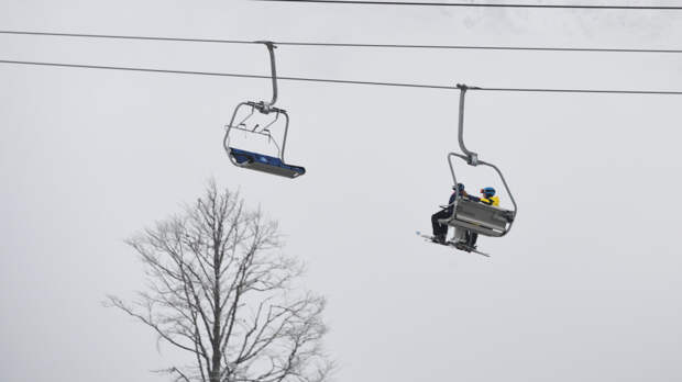 На фуникулере в горнолыжном парке Подмосковья застряли 50 человек