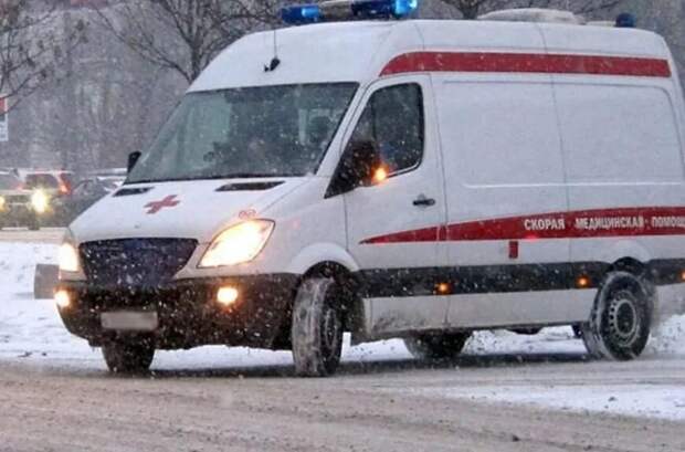 Глава самарского Минздрава попросил жителей с температурой под 40 не вызывать скорую