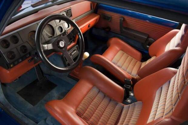 Спортивный хэтчбек Renault 5 Turbo 1983 года