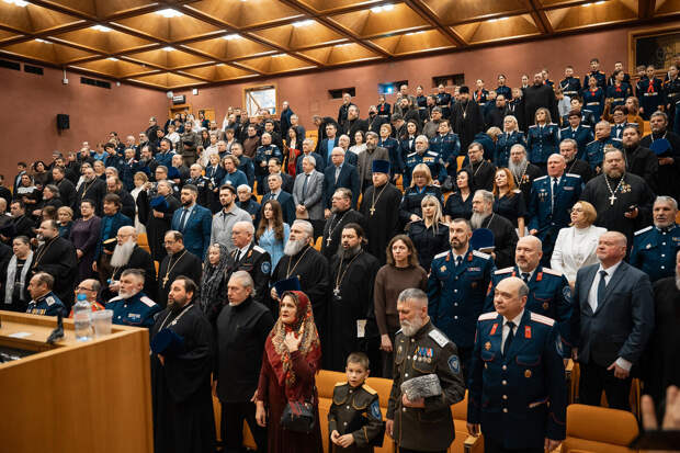 Выставка в РГАСПИ раскрыла подвиги духовенства в Крымской войне