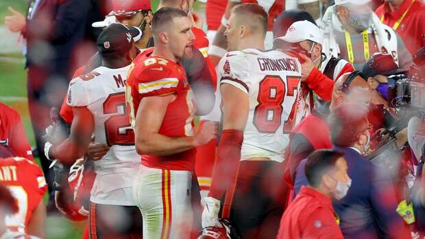Travis Kelce and Rob Gronkowski
