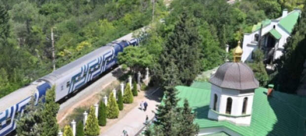 В Крыму восстановлено движение электропоездов, но проблемы с топливом остаются