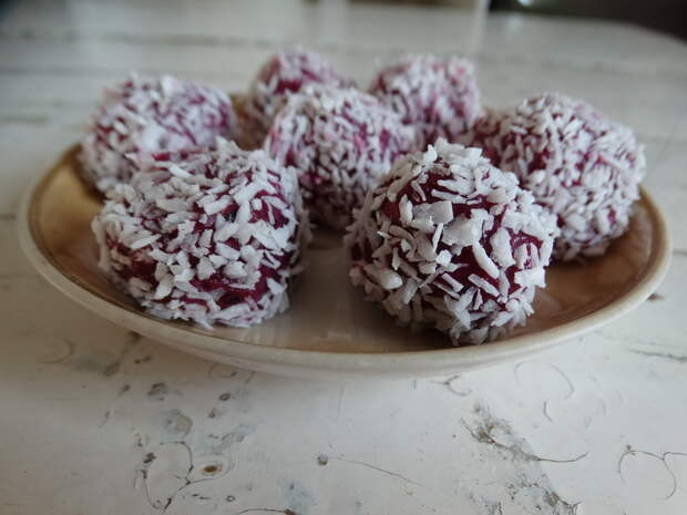 Конфеты «Каркаде» - сама не ожидала, что так вкусно (напоминают Рафаэлло). Делюсь рецептом