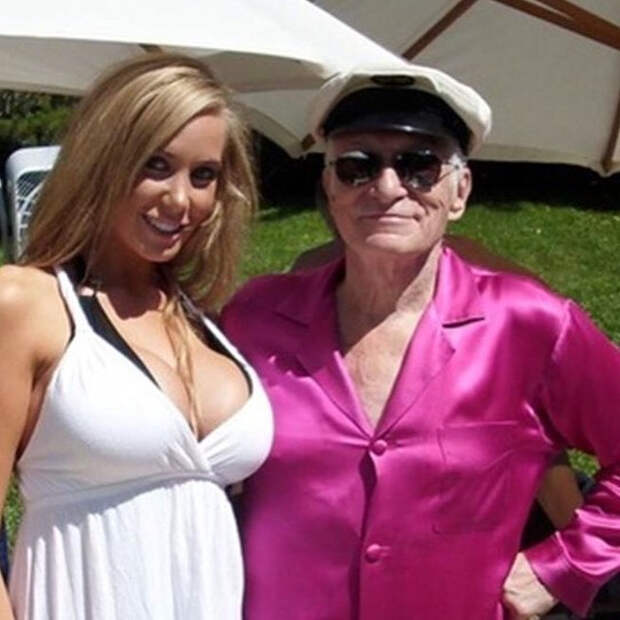Бывшая модель Playboy рассказал о правилах жизни в легендарном особняке Хью Хефнера