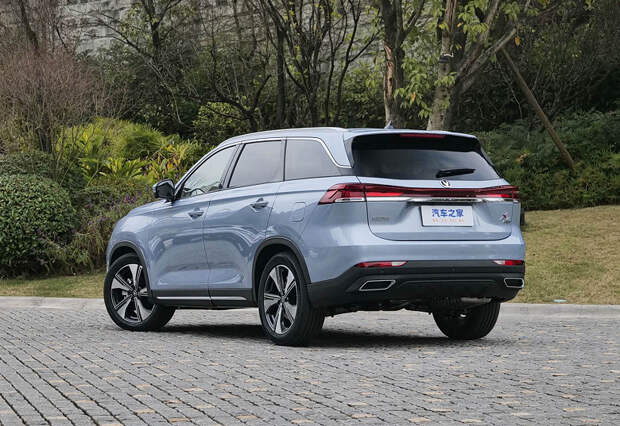 Конкурент «Москвичу 8» и Tenet 8: в России сертифицирован семейный кроссовер Changan CS75 Pro, но это далеко не новая машина