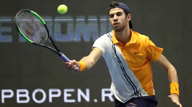 Хачанов с победы над американцем Куэрри стартовал на турнире ATP в Пекине