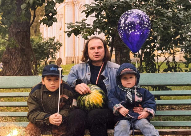 Алексей Балабанов с сыновьями