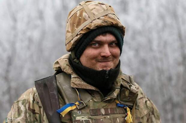 Хохлоголовые вояки пьют, воруют и неспособны к обучению – американский полковник в шоке