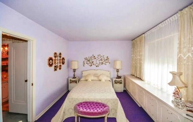 В хозяйской спальне идеально сочетается роскошь и минимализм. | Фото: bastanteinteressante.org.