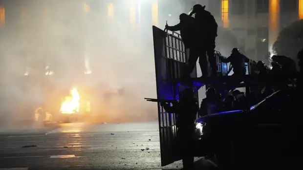 Режим ЧП в двух регионах Казахстана вводит комендантский час с 23:00 до 07:00