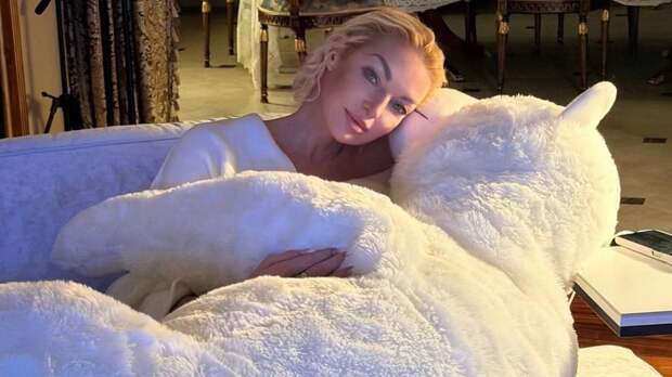 Анастасия Волочкова объяснила, за что ценит бедных ухажёров: «Секс с утра до вечера»