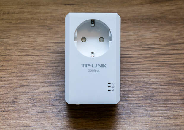Сеть через электропроводку: обзор PowerLine-адаптеров TP-LINK TL-PA2010P и TL-PA4010-3 Сеть через электропроводку: обзор PowerLine-адаптеров TP-LINK TL-PA2010P и TL-PA4010-3