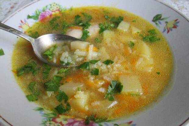 Куриный суп с рисом и кабачками