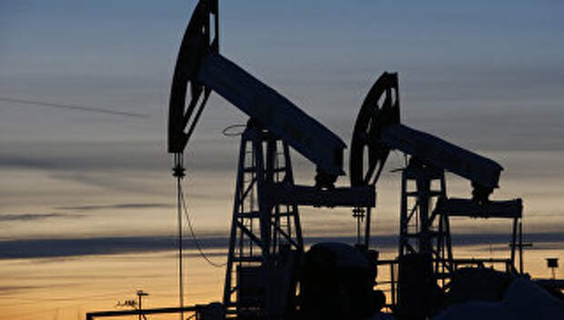 Добыча нефти. Архивное фото