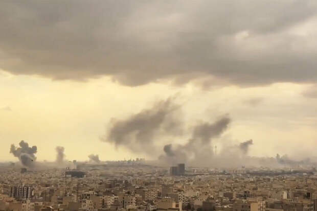 РИА: Италия эвакуировала посольство в Тегеране