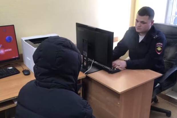 В Омске женщина обогатила мошенников на 5,5 млн рублей