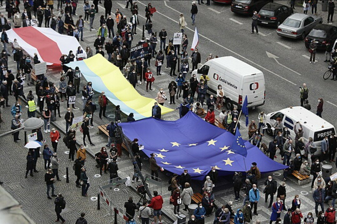 Митинг против России и Земана в Чехии. Источник idnes.cz