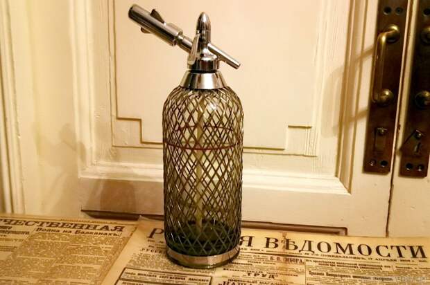 С помощью сифона любую воду можно сделать газировкой. / Фото: fb.ru С помощью сифона любую воду можно сделать газировкой. / Фото: fb.ru