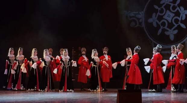 Уникальная программа "Нальмэса": Адыгские танцы сквозь века