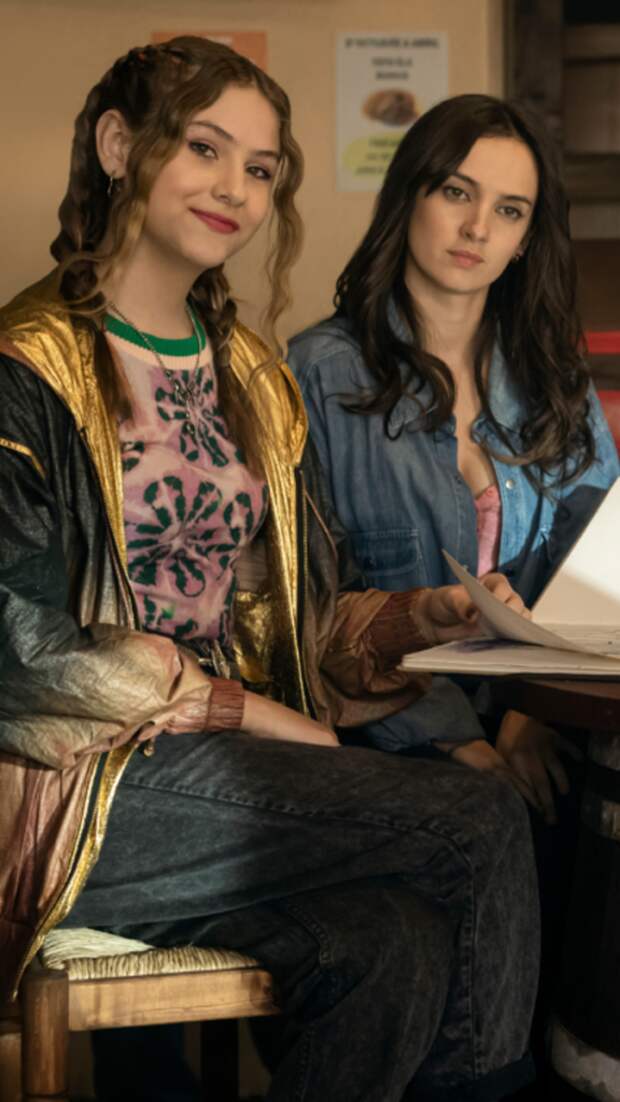 Victoria Bazúa and MarÃa de Nati